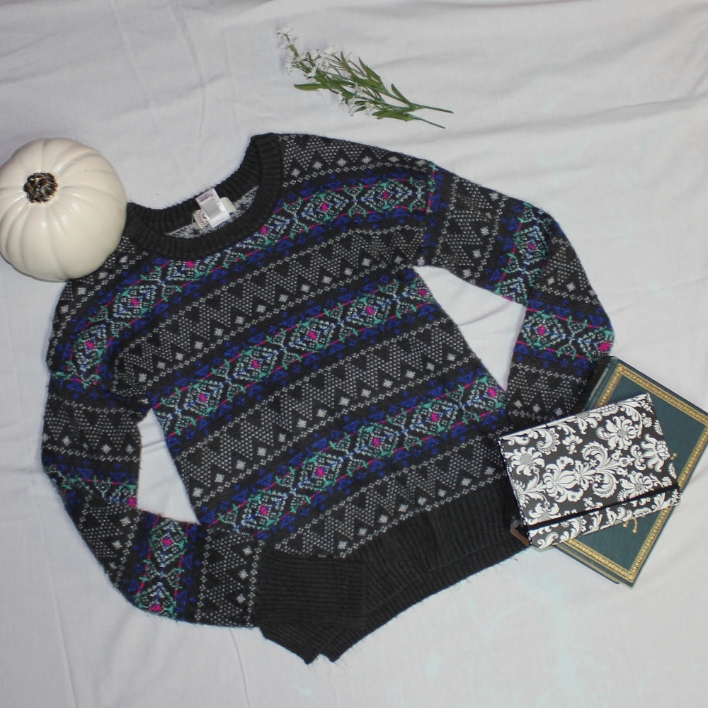 SO Winter Sweater Size Large Juniors